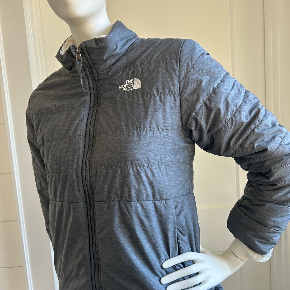 Girls 10/12 North Face Reversible heather grey/white faux fur puffer jacket